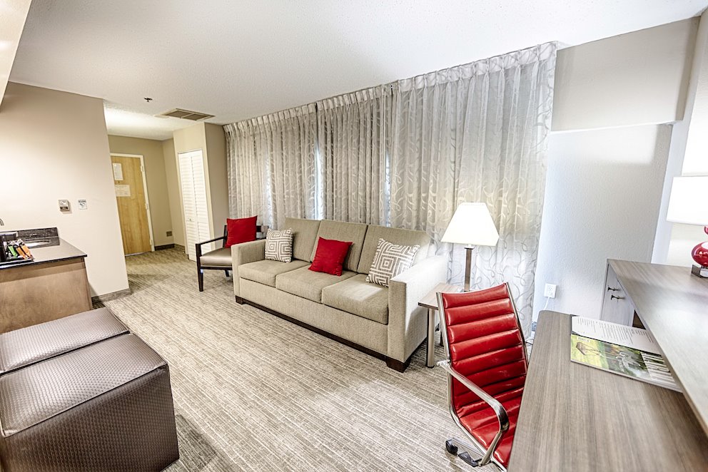 Tuscaloosa hotel suite